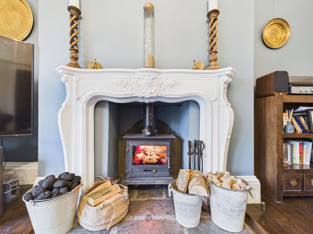 Property photo 3 of 25