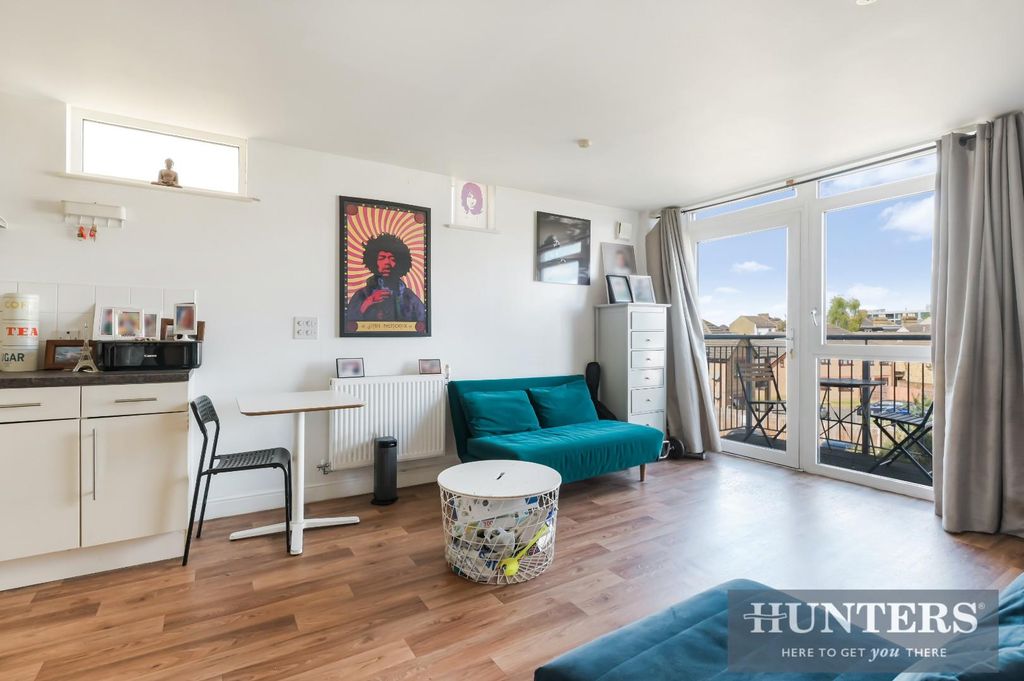 Property photo 3 of 11 Brownell Place 4.Jpg