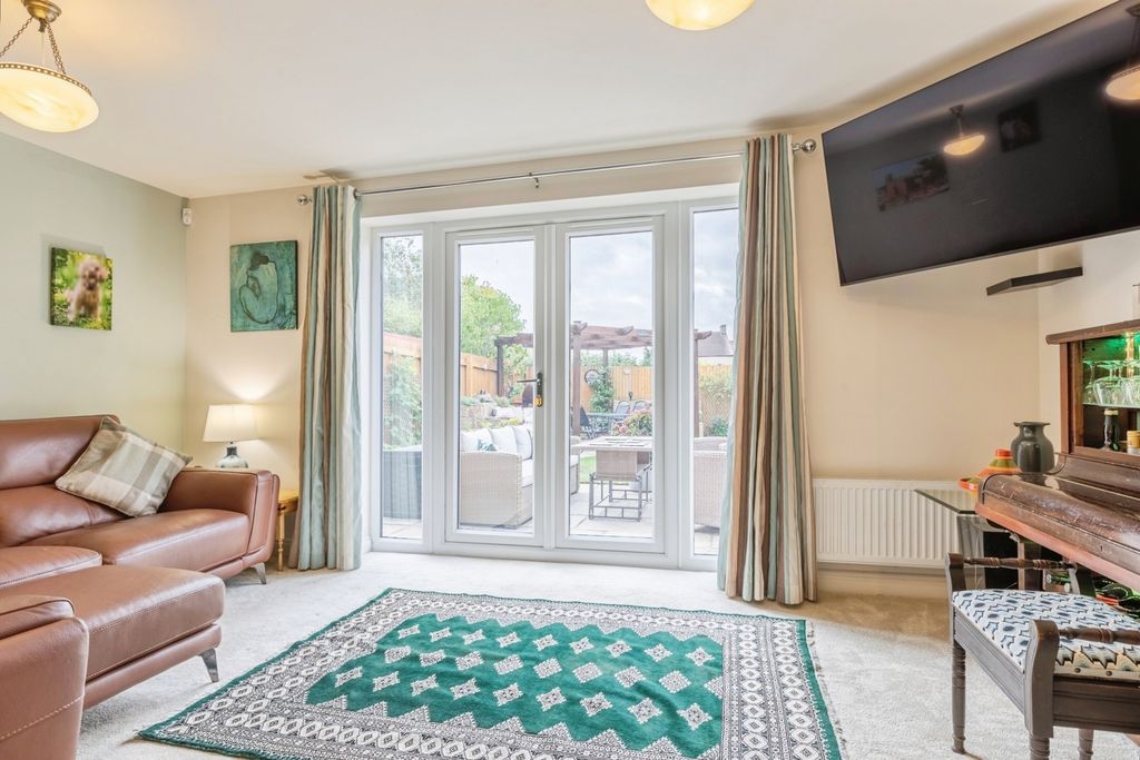 Property photo 3 of 17 Photo