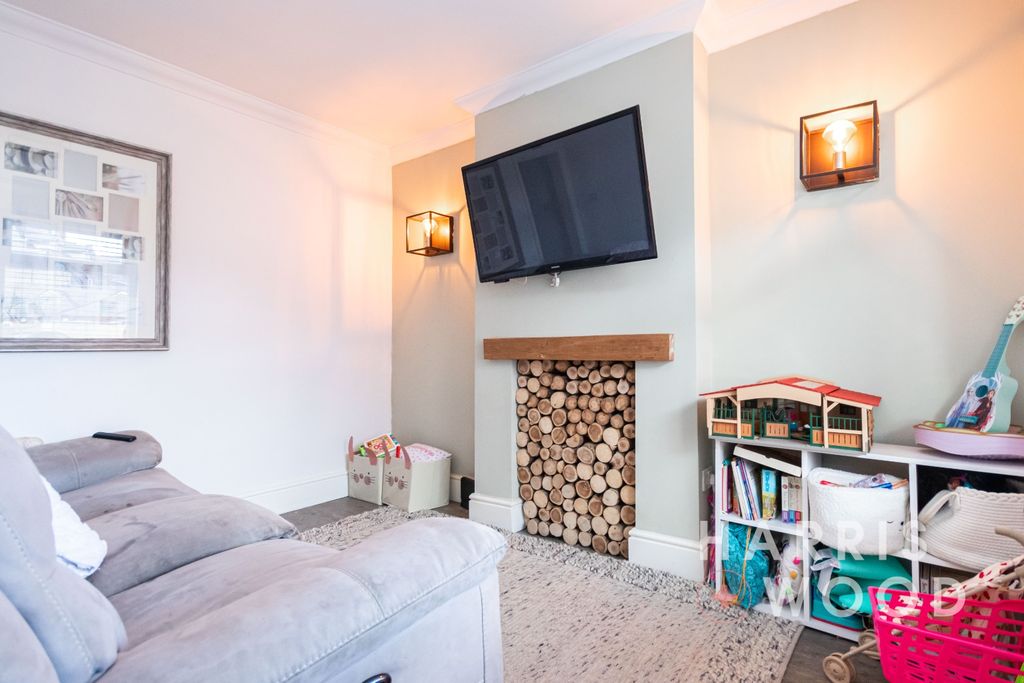 Property photo 3 of 15 4410783