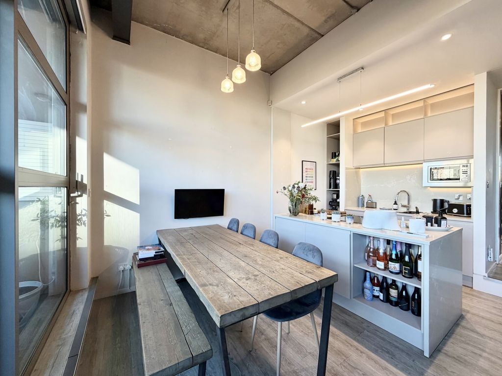 Property photo 3 of 17 5B0Cdd7C-2Ac7-4600-B38E-843D74Bf0F40