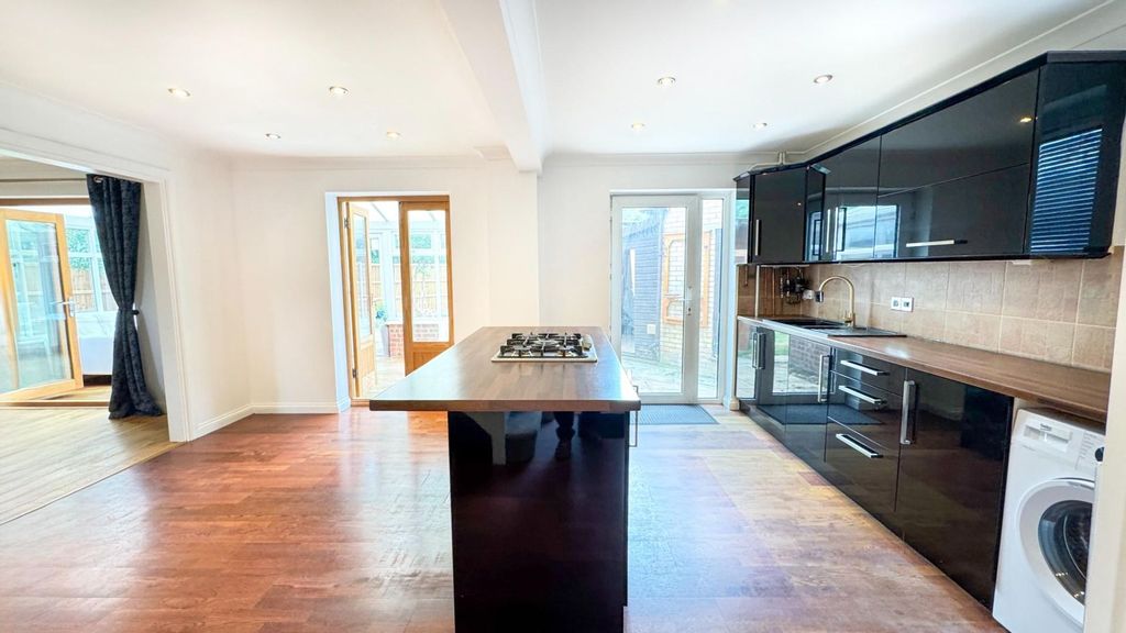 Property photo 3 of 17 Kitchen1A.Jpg