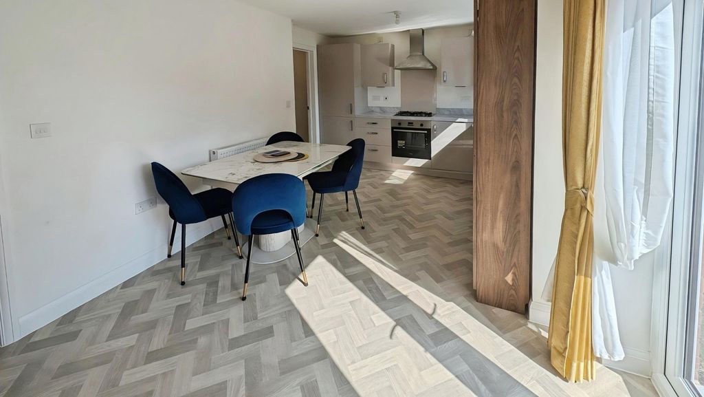 Property photo 2 of 23 Pbox-Img.Jpg