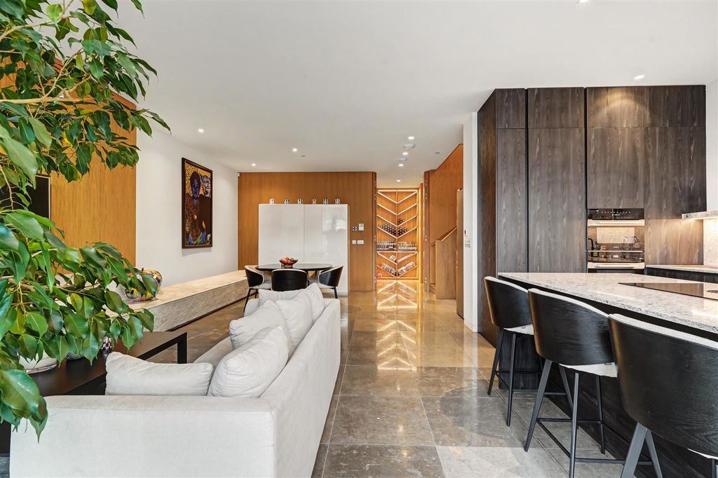 Property photo 2 of 21 B.Jpg