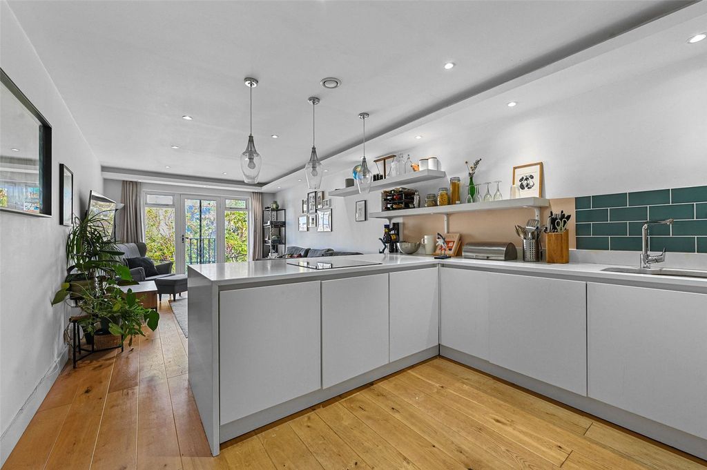 Property photo 1 of 18 Kitchen