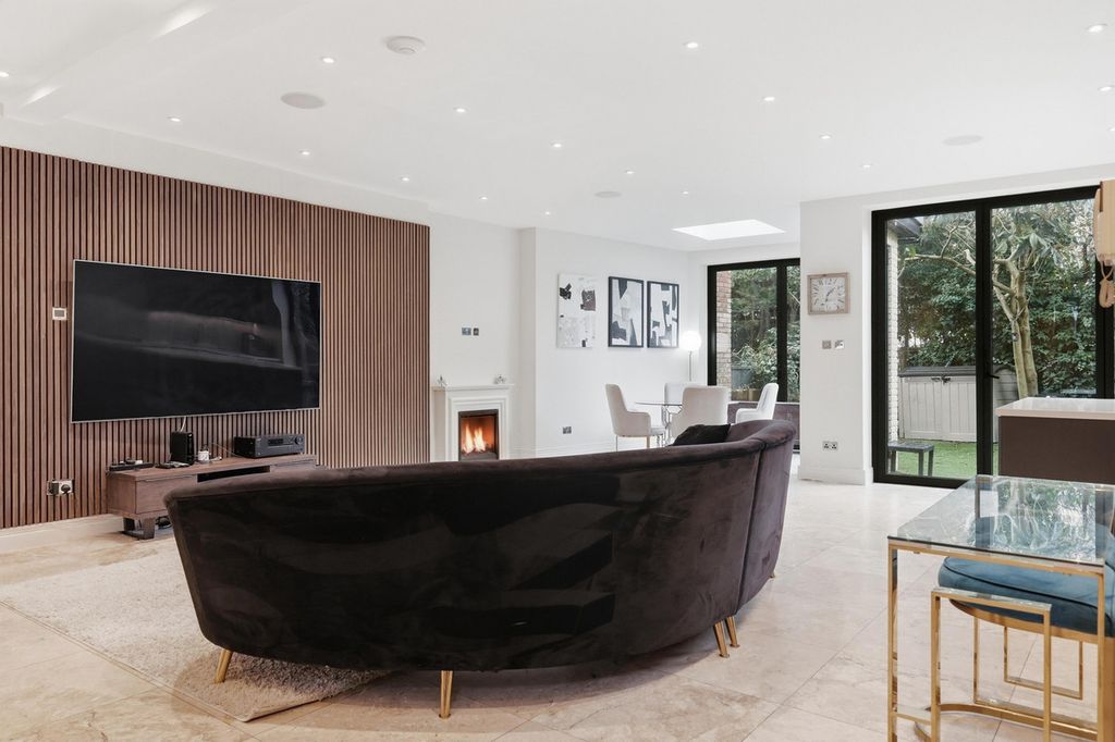 Property photo 1 of 37