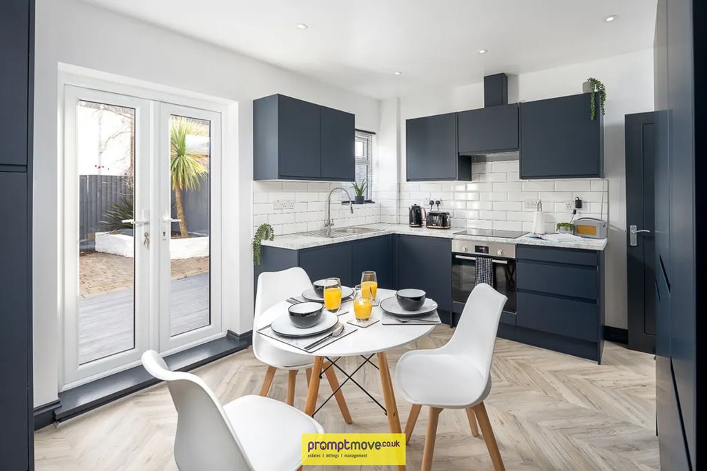 Property photo 2 of 11 Na