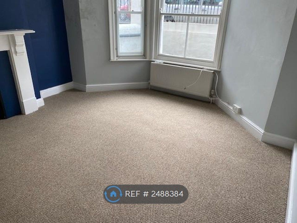 Property photo 2 of 5 Lounge