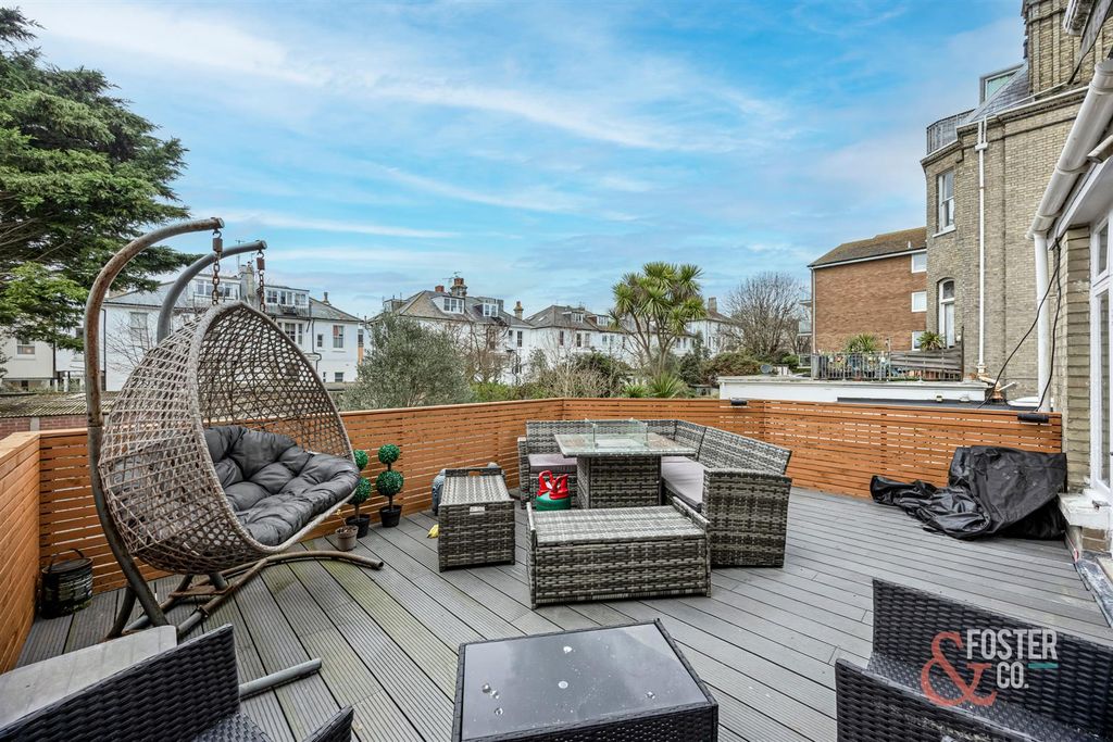 Property photo 3 of 34 Eaton Garden Mansions, 13, Flat 12-004.Jpg