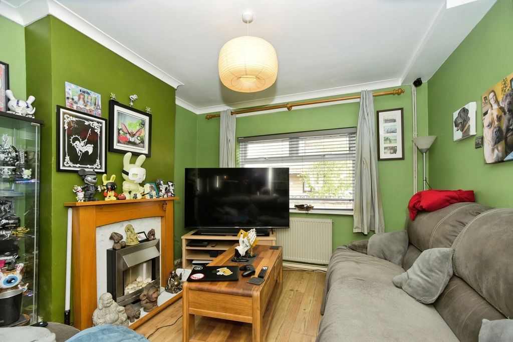 Property photo 3 of 19