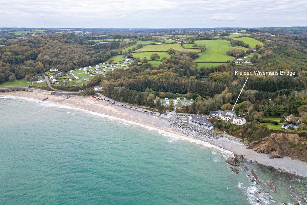 Property photo 2 of 20