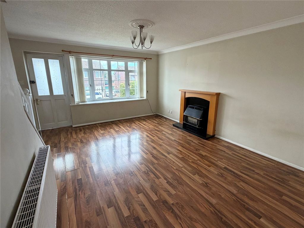 Property photo 2 of 12 Picture No. 14