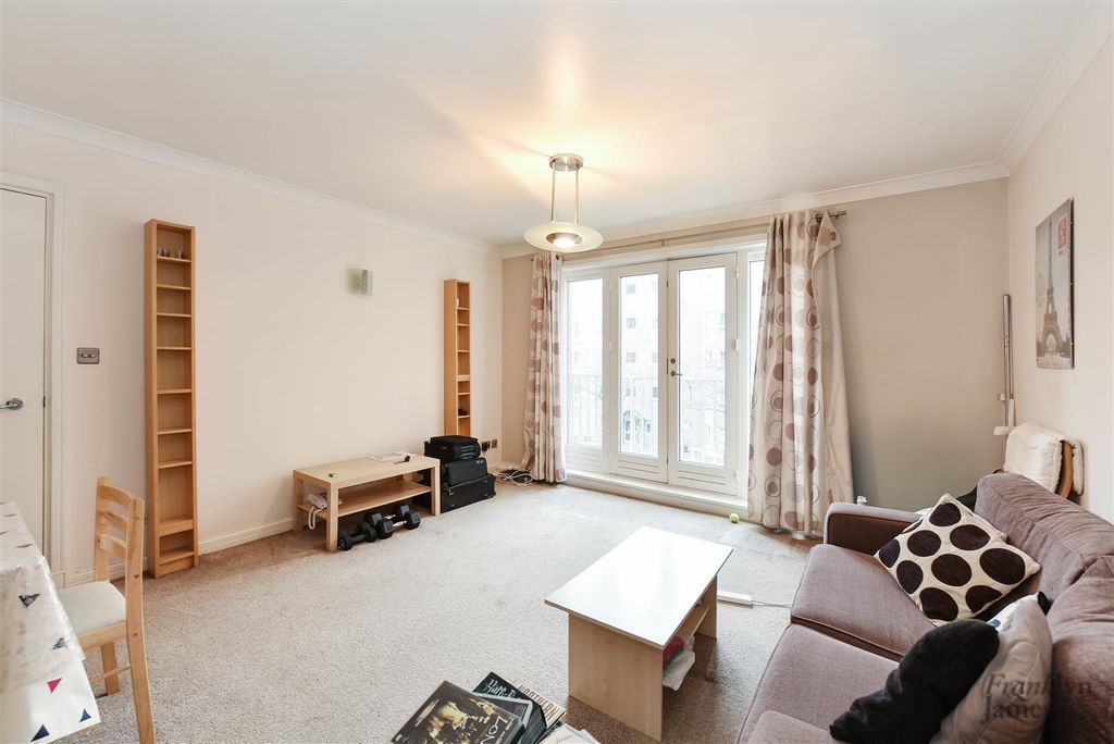 Property photo 2 of 11 Mercury Court (6).Jpg