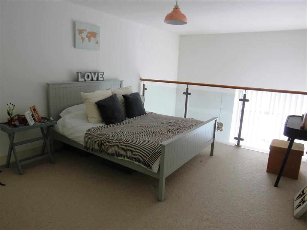 Property photo 3 of 6 Bedroom