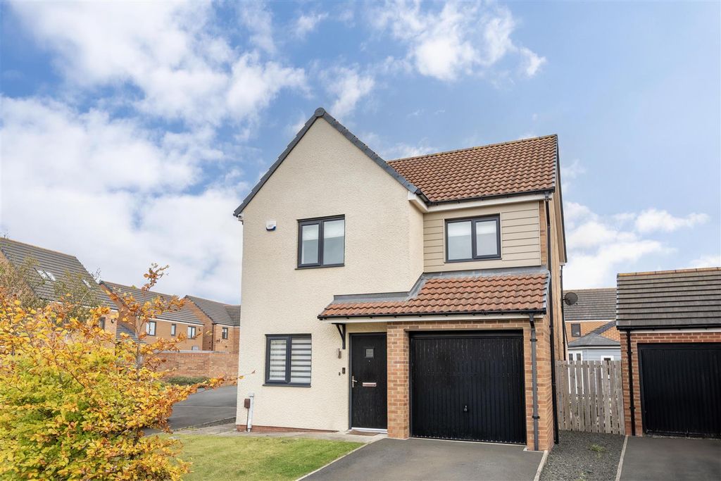 Property photo 1 of 11 External