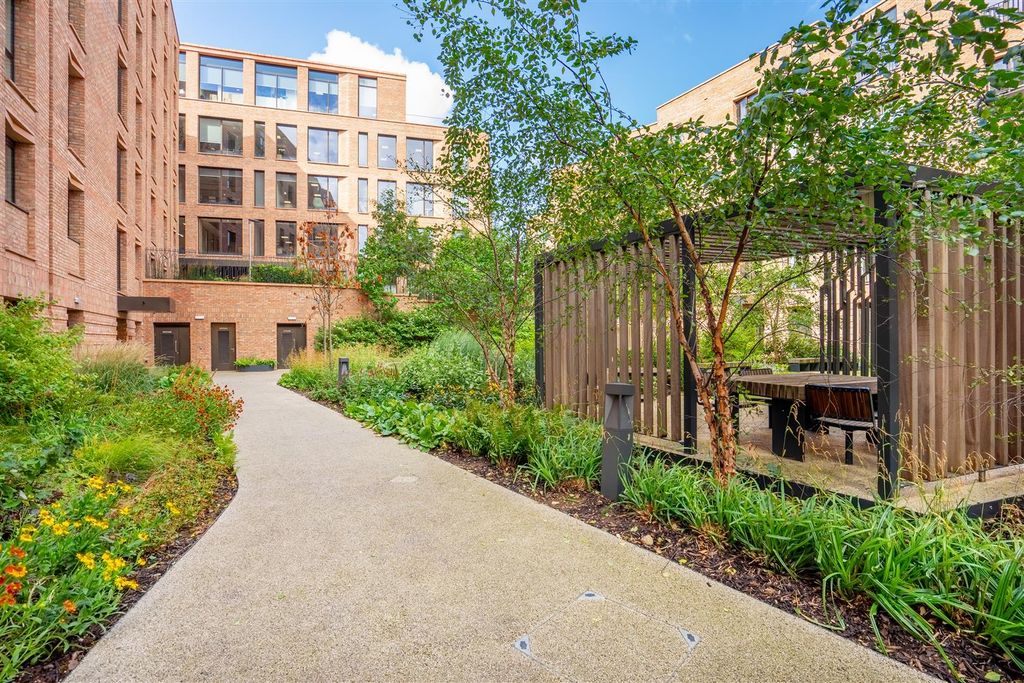 Property photo 1 of 11 hq-10.Jpg