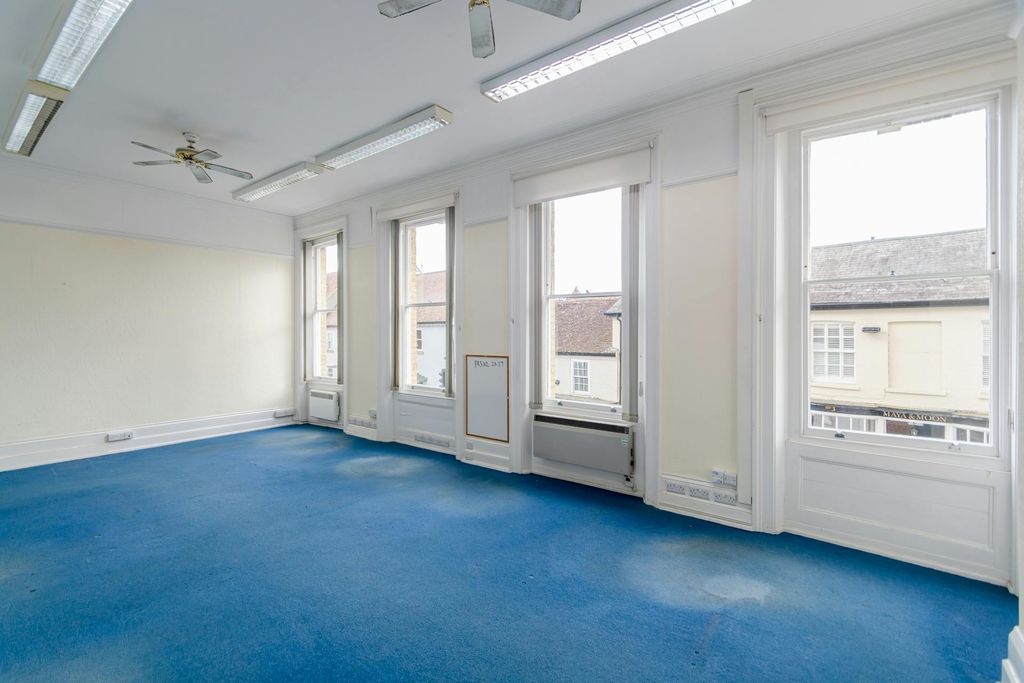 Property photo 2 of 11 8.Jpg