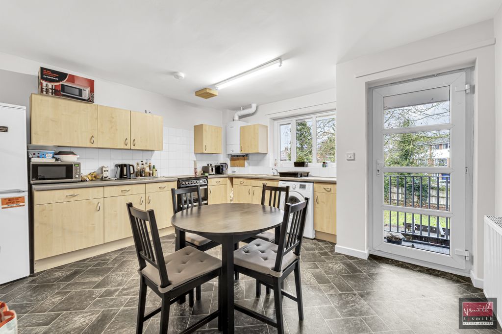 Property photo 1 of 12 Dsc06116