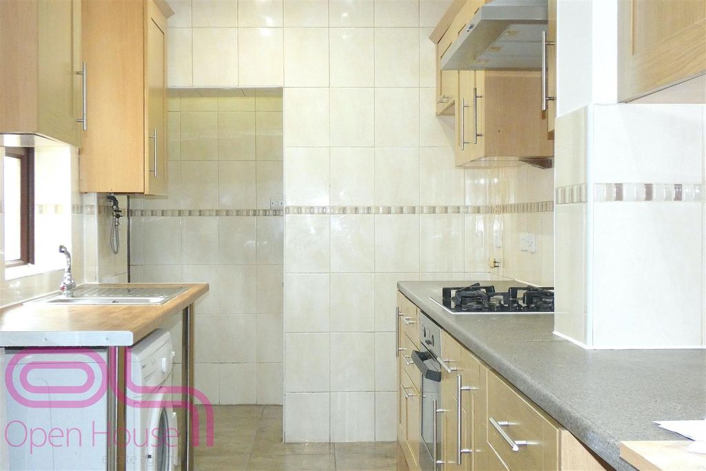 Property photo 2 of 13 Kitchen 22 .Jpg