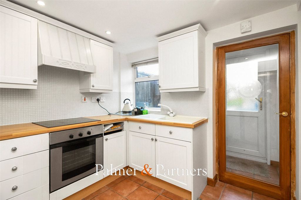 Property photo 2 of 17 Picture No. 11