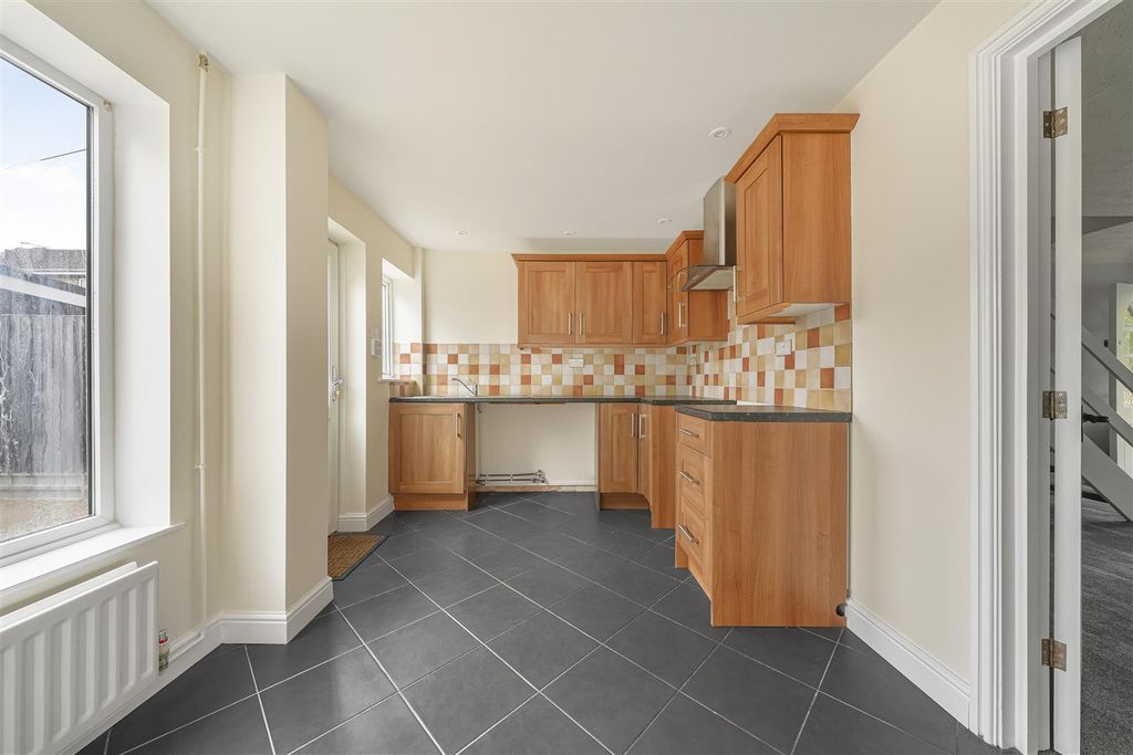 Property photo 3 of 18 2