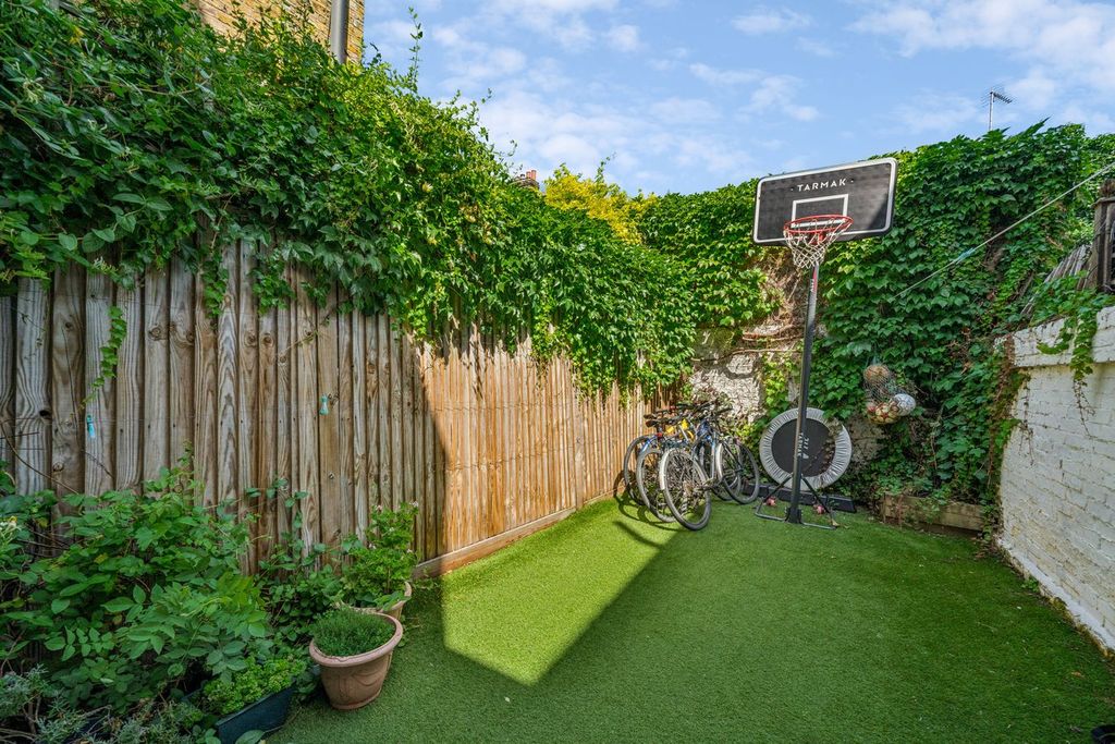 Property photo 3 of 10