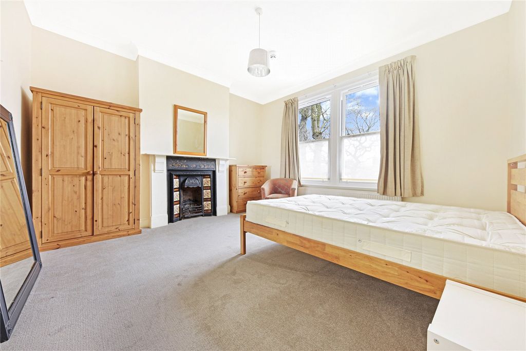 Property photo 3 of 13 Picture No. 30