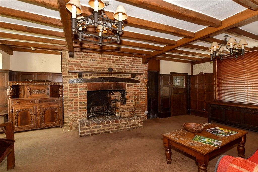 Property photo 3 of 21 Lounge