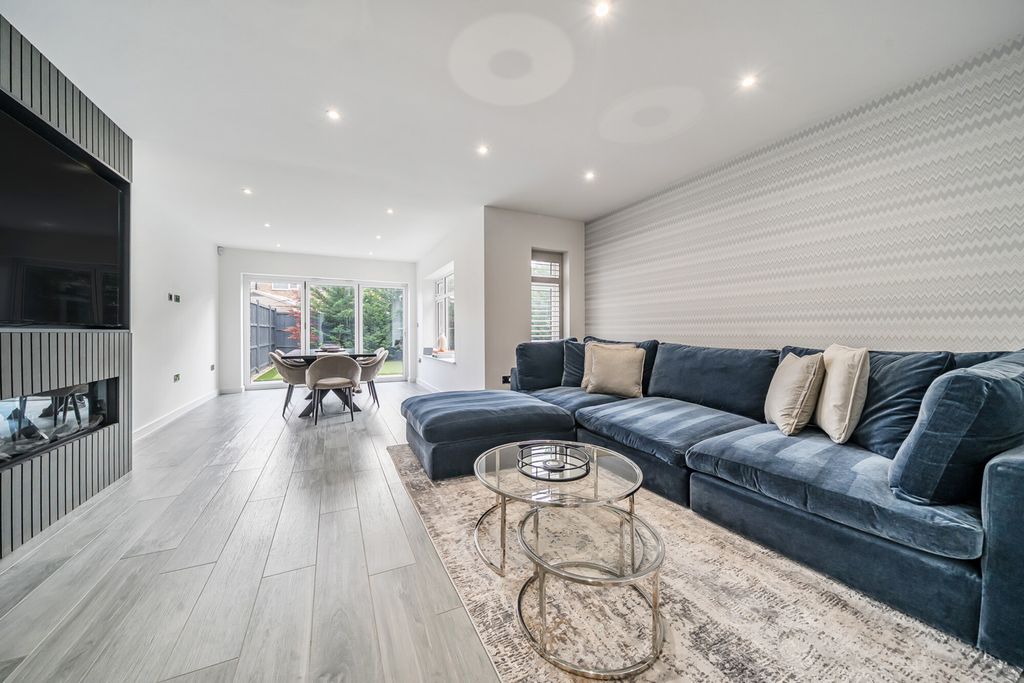 Property photo 3 of 26 Reception