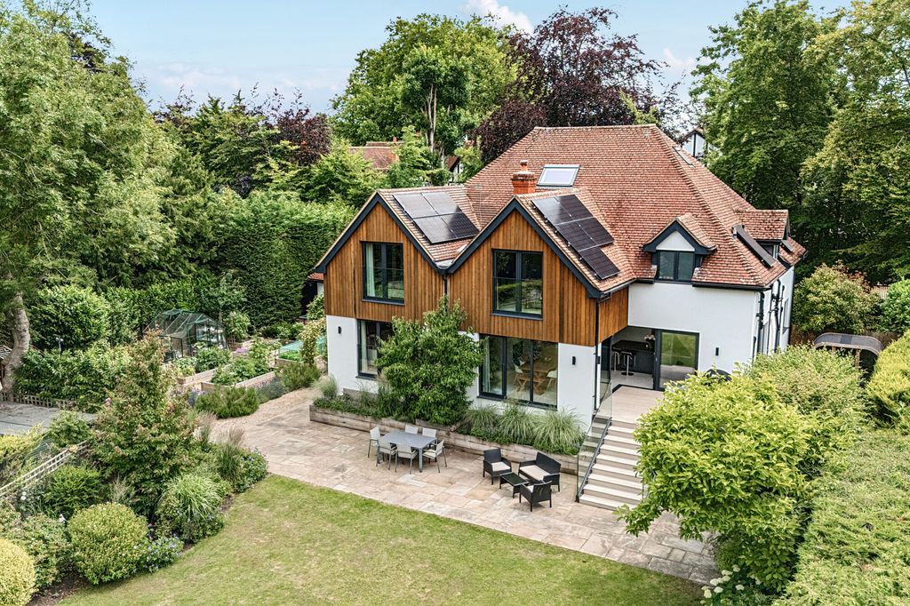 Property photo 1 of 17