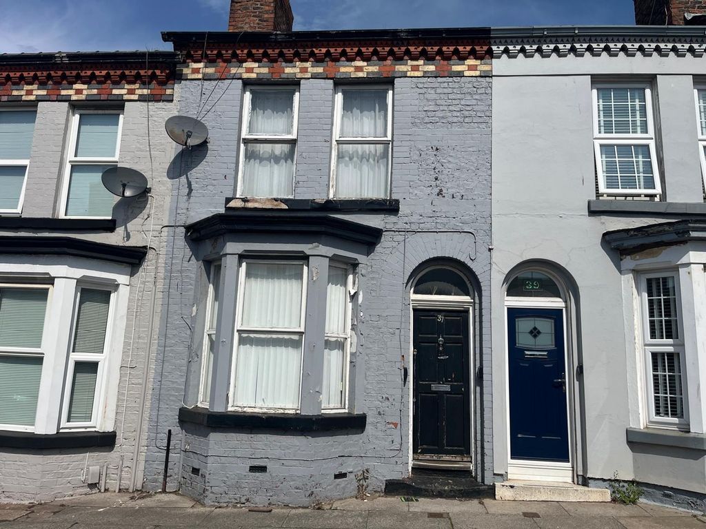 Property photo 1 of 8 Photo 8