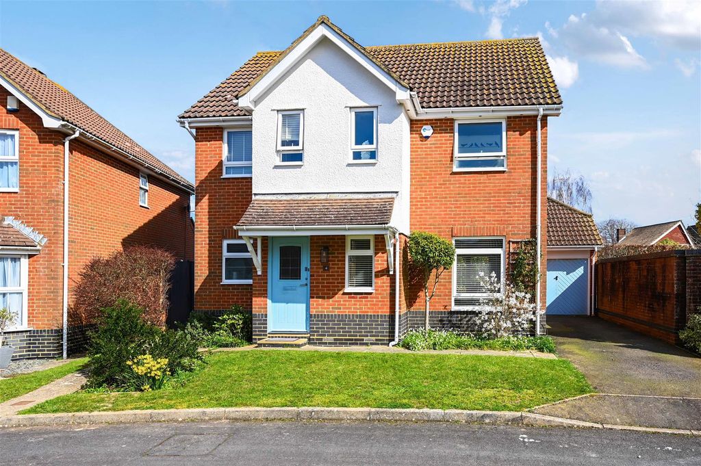 Property photo 1 of 21 4-Gainsborough-Road-Tn402Ul (21).Jpg