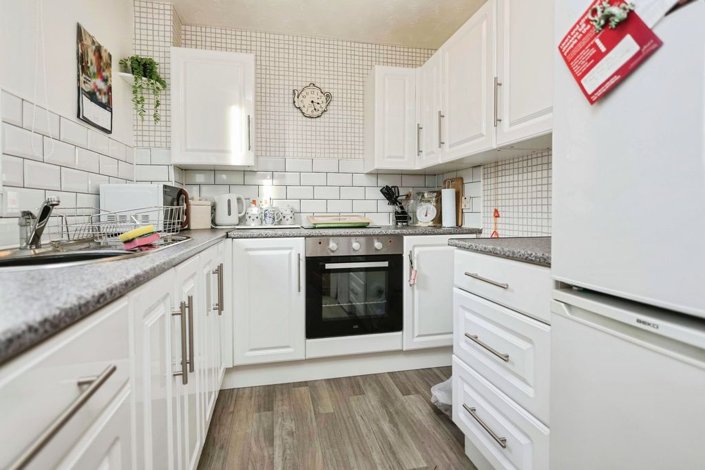 Property photo 3 of 12 Pbox-Img.Jpg