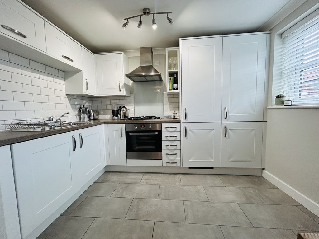 Property photo 3 of 11 Img_5456