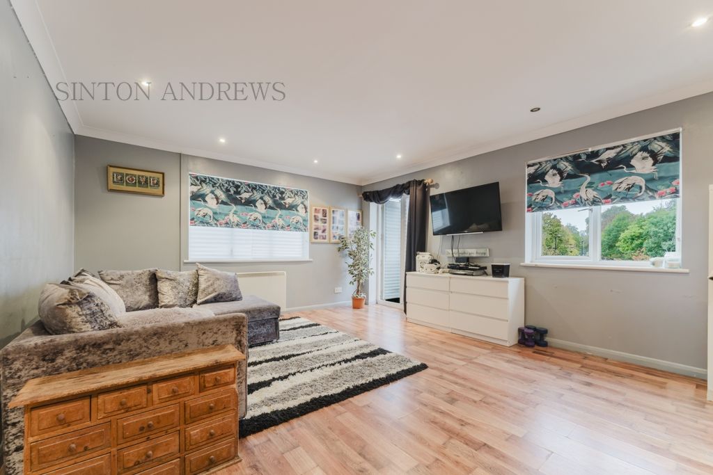 Property photo 2 of 17 Photo 13