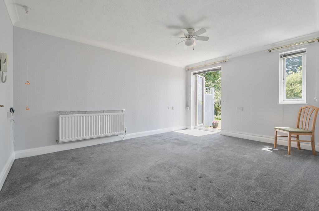 Property photo 2 of 14 1479940-21-6A396B...