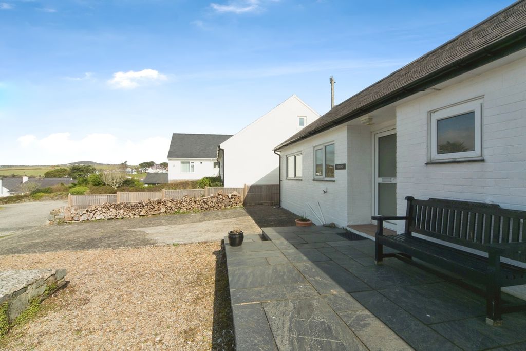 Property photo 2 of 20 Photo