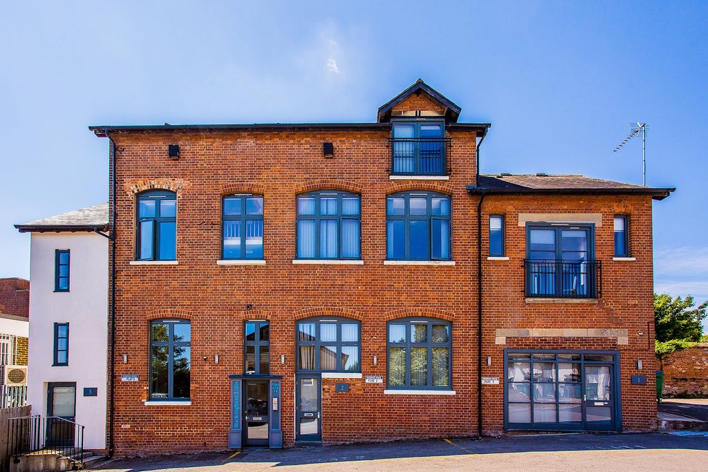 Property photo 1 of 7 Photo 9