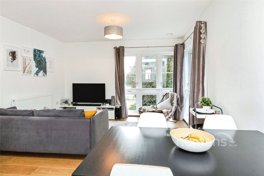 Property photo 3 of 8 Picture No. 18