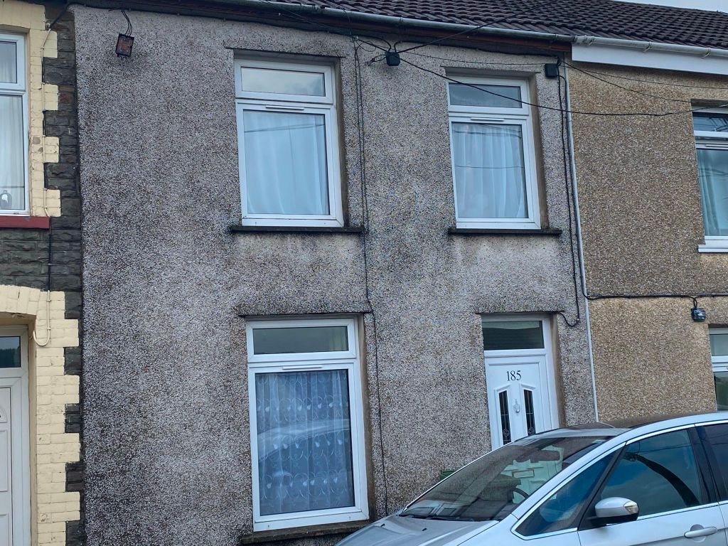 Property photo 2 of 12