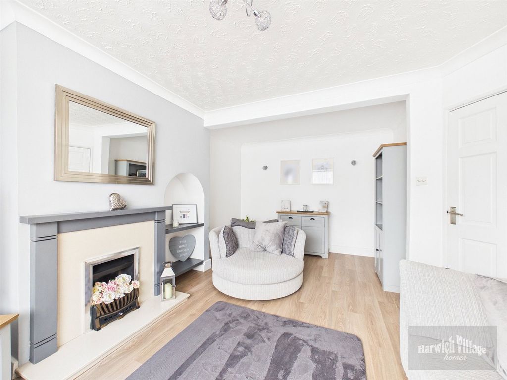 Property photo 3 of 19 Picture 3