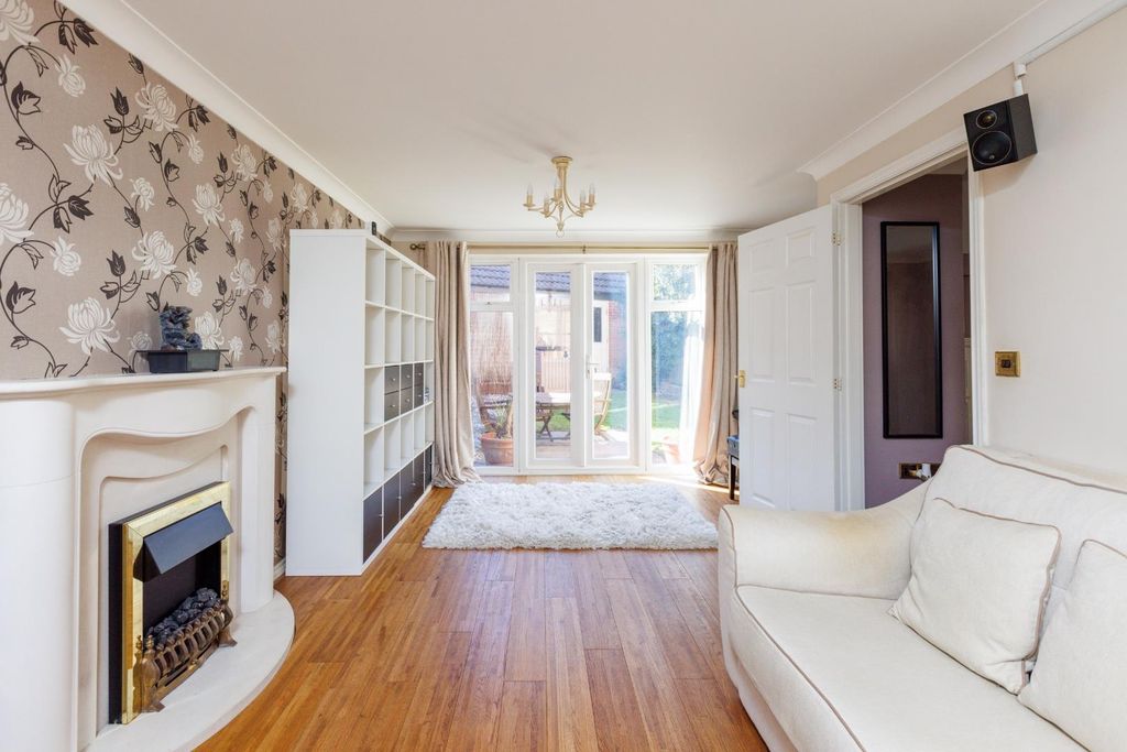 Property photo 1 of 19 58 Kings Drive-16.Jpg