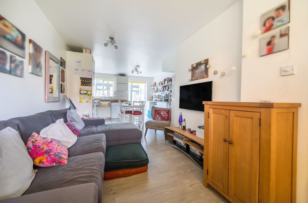 Property photo 2 of 17 1399906-1-69651A0...