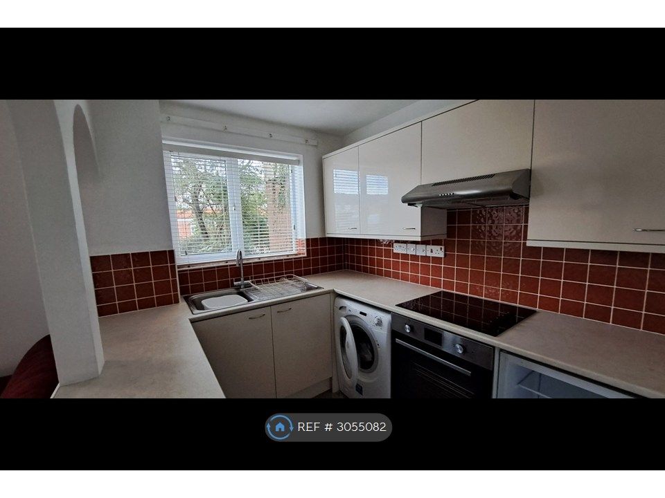 Property photo 2 of 7 Kitchen