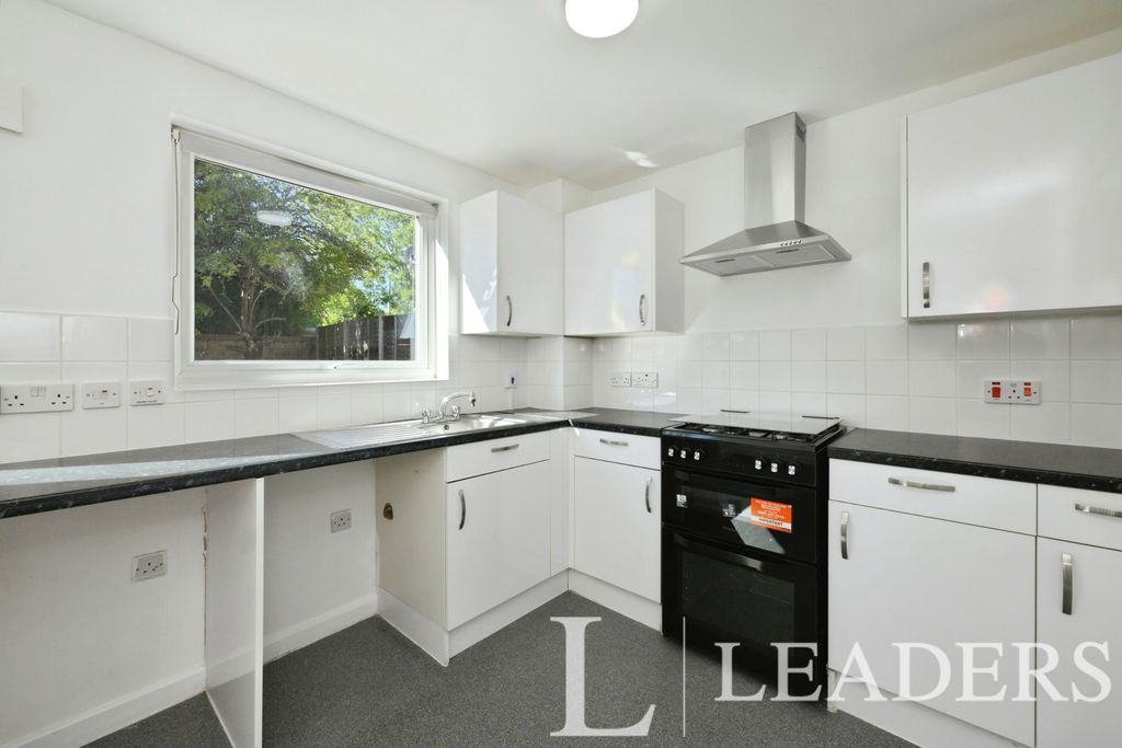 Property photo 3 of 19 Pbox-Img.Jpg
