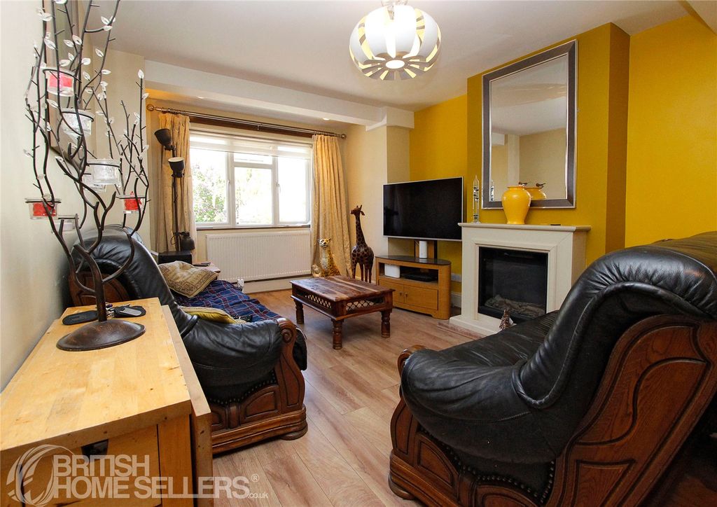 Property photo 2 of 17 Picture No. 04