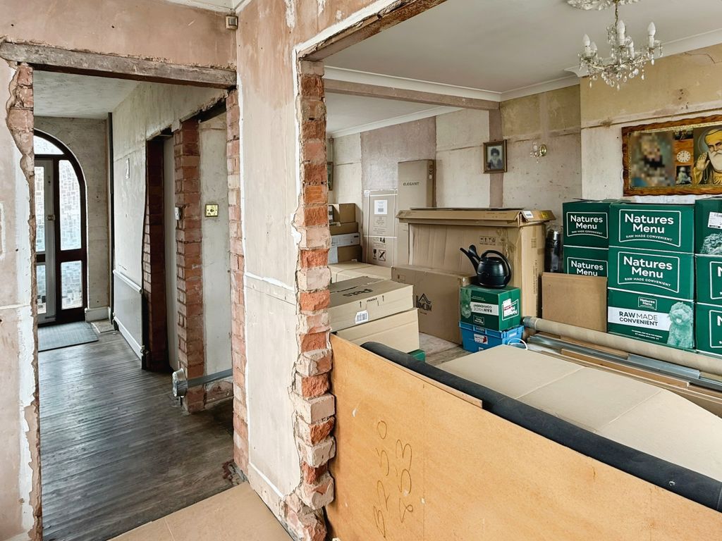 Property photo 3 of 18