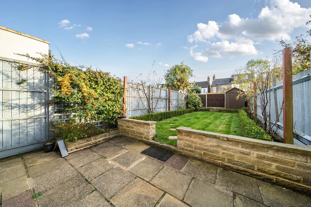 Property photo 3 of 23 Garden