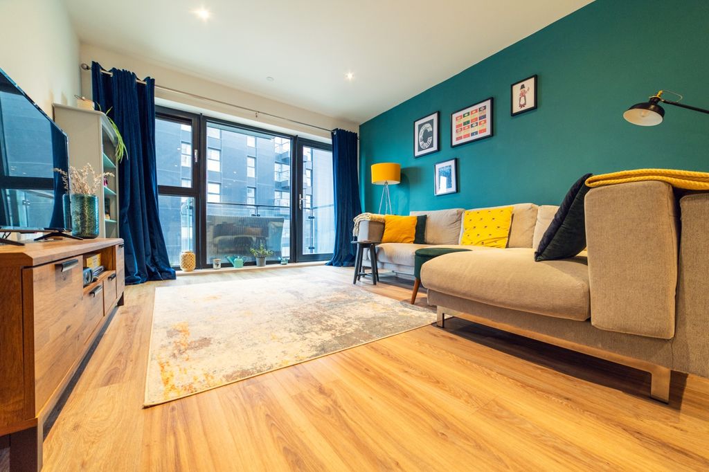 Property photo 1 of 23 Award-Winning Media Team On Every Listing_1