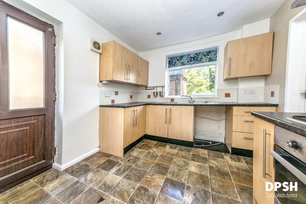 Property photo 2 of 26